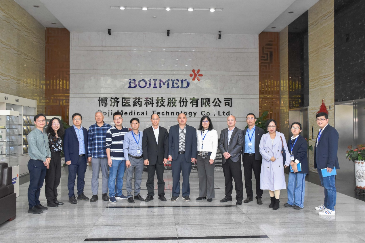 中山大學藥學院（深圳）院長鄧文斌教授一行赴博濟醫(yī)藥參觀交流