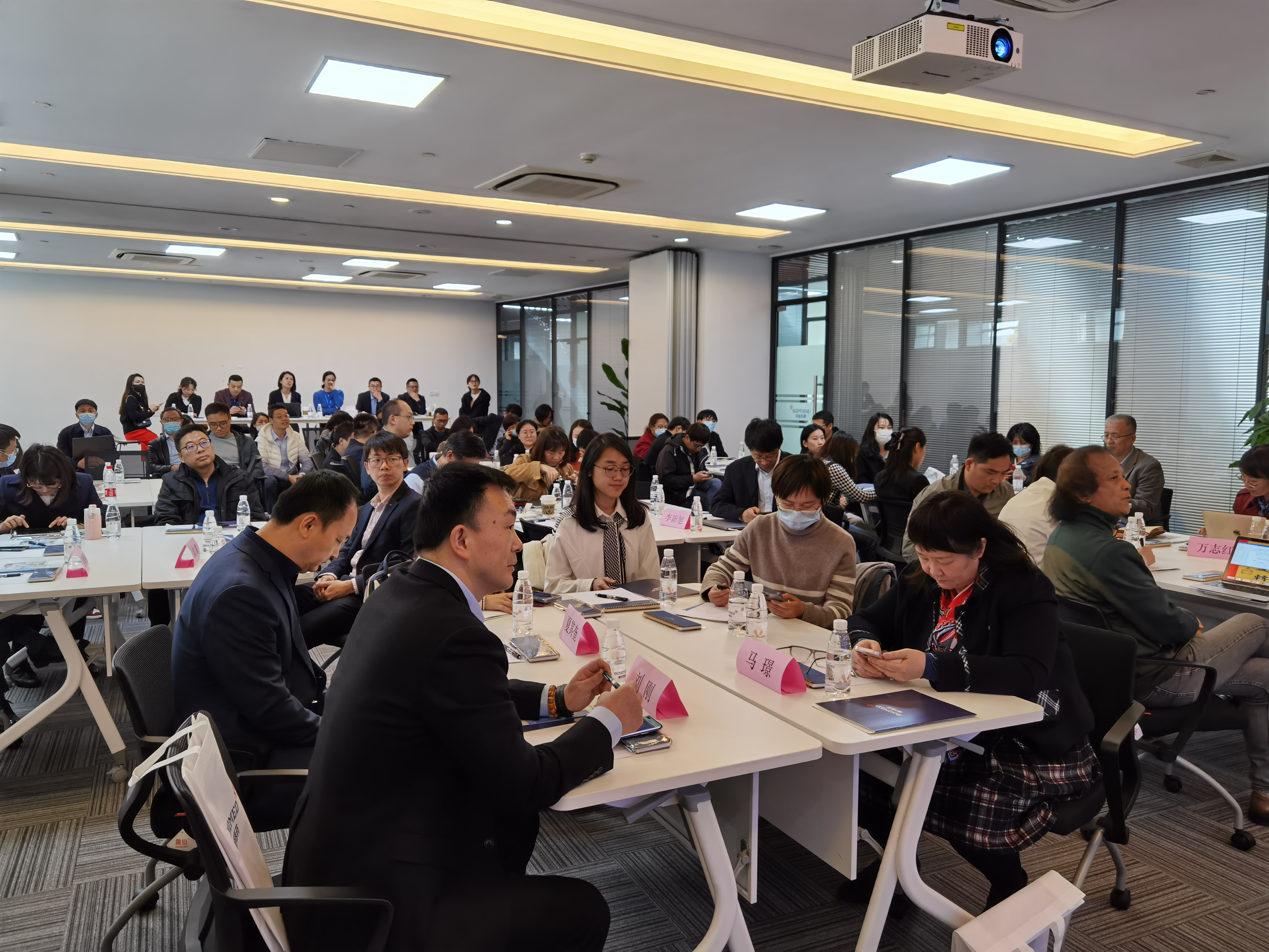 座無虛席！久久不散！博濟(jì)新藥說上海沙龍圓滿落幕！